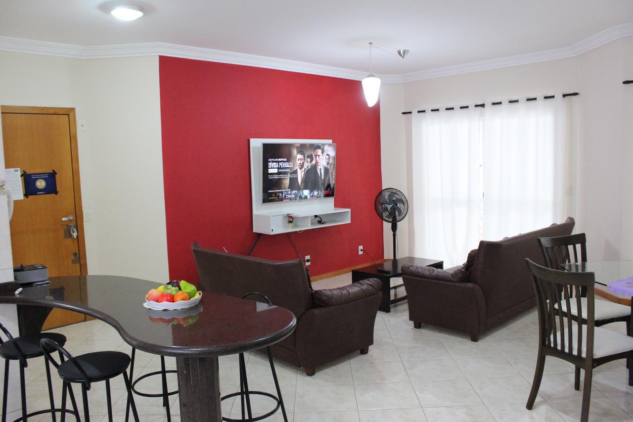 Apartamento em Meia Praia Exterior foto